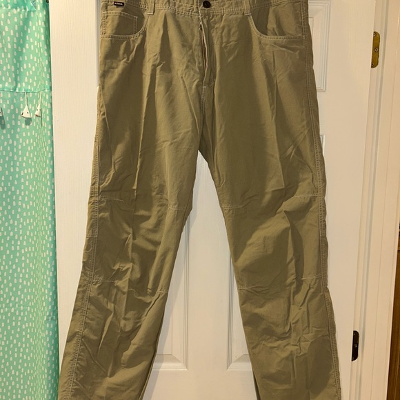 Men’s Kuhl pants - Picture 6 of 9